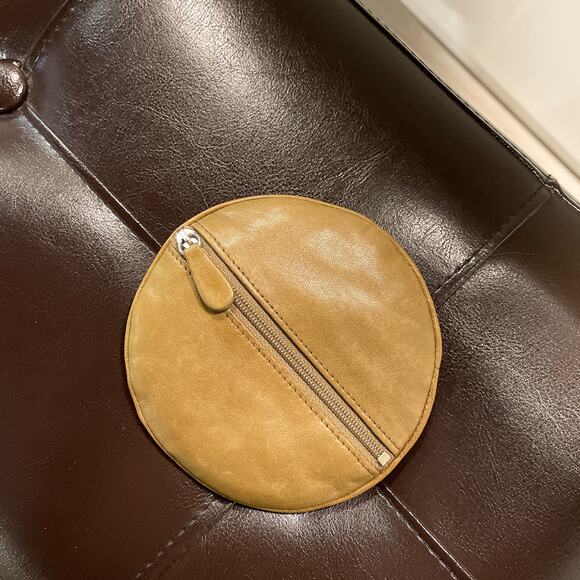 Vintage Neiman Marcus leather round change purse - Picture 3 of 3